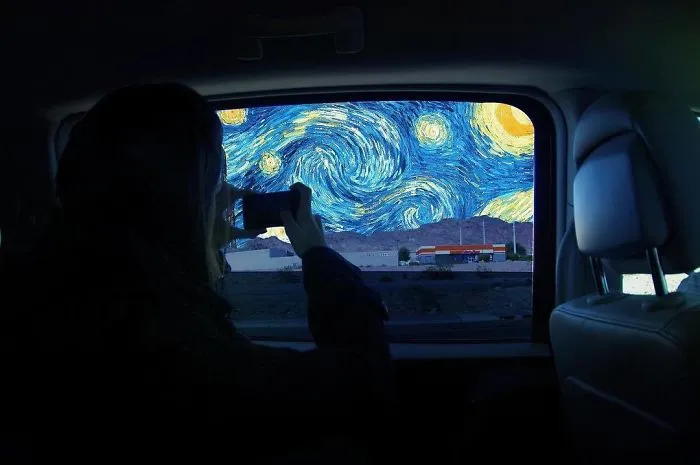 75 Figures From Famous Paintings Invade Modern Day Settings, And They Fit Too Well