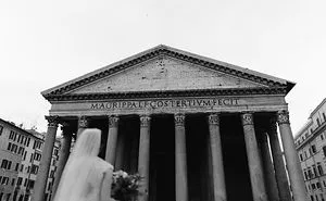 We Photographed A Wedding In Rome While The City Was Still Asleep!