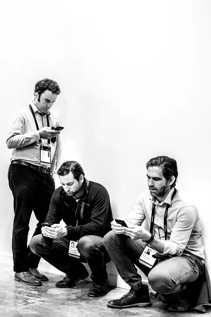 On Wednesday, May 23rd 2018 At 9:14am, Three Men Were Chatting. But Not With Each Other