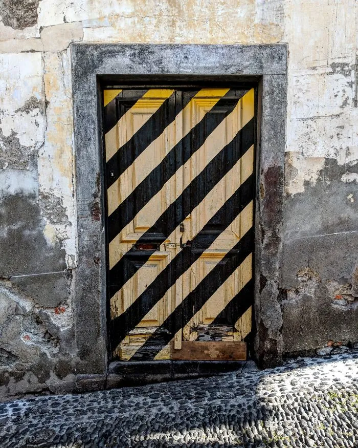 The Painted Doors Project: I Took Pictures Of Beautiful Doors In Madeira (27 Pics)