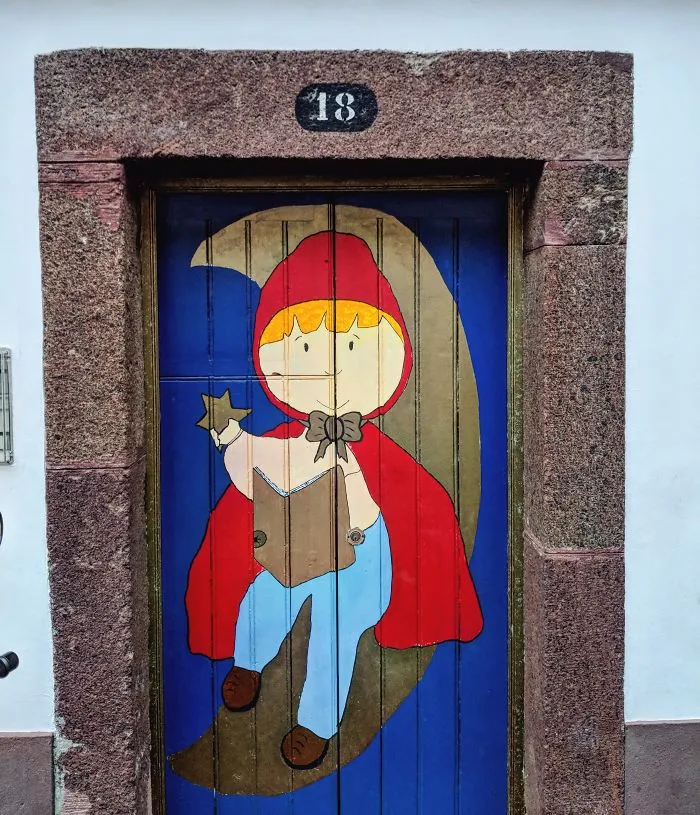 The Painted Doors Project: I Took Pictures Of Beautiful Doors In Madeira (27 Pics)