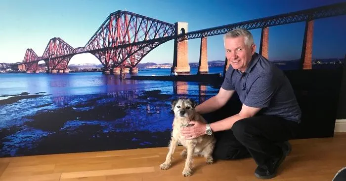 Drunk Man Raises £400 For A Picture, But Realizes What Happened Only The Next Day