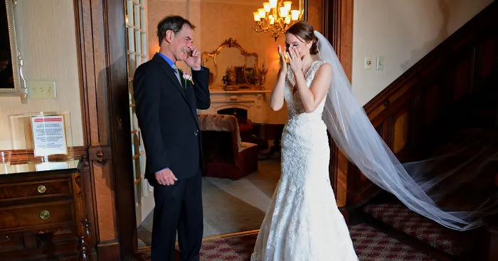 The Moment Dad Saw His Daughter In Her Wedding Dress