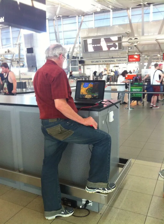 Saw This Guy On The Airport Playing Age Of Empires On His Knee! Boss