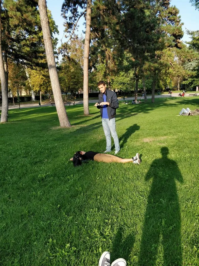 20+ Novios llegando al "extremo" para hacer esa foto perfecta de Instagram para su novia