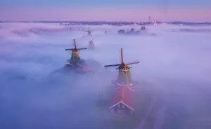 I Photographed Dutch Windmills In The Fog And The Results Are Magical