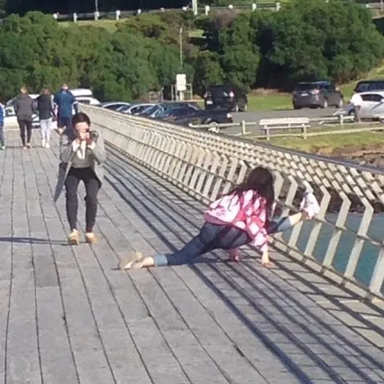 20+ Novios llegando al "extremo" para hacer esa foto perfecta de Instagram para su novia