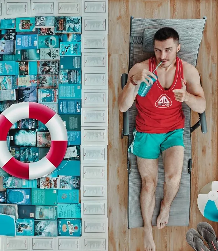 Book-Loving Guy Turns His Massive Library Into Art And His 120k Instagram Followers Approve