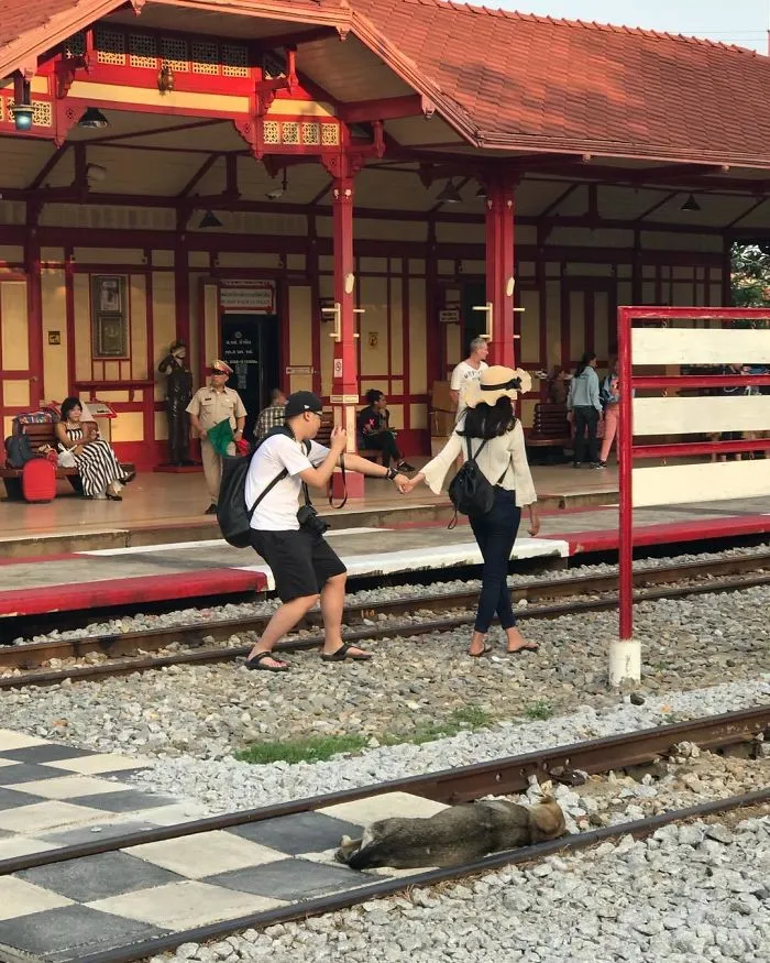 20+ Novios llegando al "extremo" para hacer esa foto perfecta de Instagram para su novia