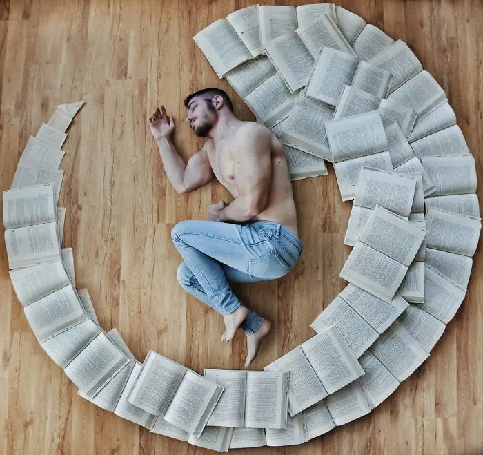 Book-Loving Guy Turns His Massive Library Into Art And His 120k Instagram Followers Approve