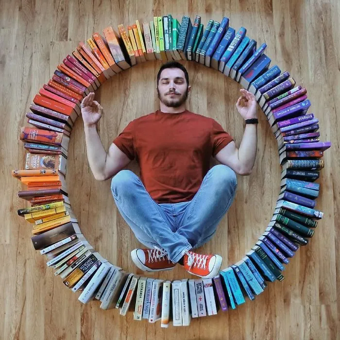 Book-Loving Guy Turns His Massive Library Into Art And His 120k Instagram Followers Approve