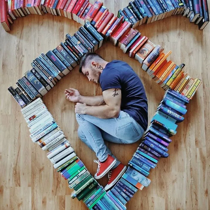 Book-Loving Guy Turns His Massive Library Into Art And His 120k Instagram Followers Approve