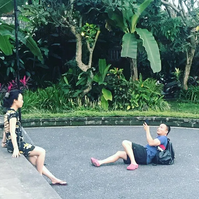 20+ Novios llegando al "extremo" para hacer esa foto perfecta de Instagram para su novia