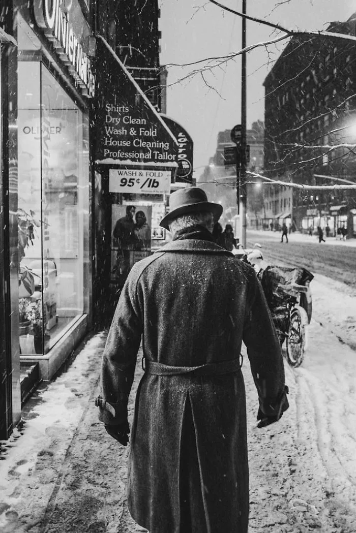 I Photographed The Loneliness In New York, And Here Are My Best 18 Photos