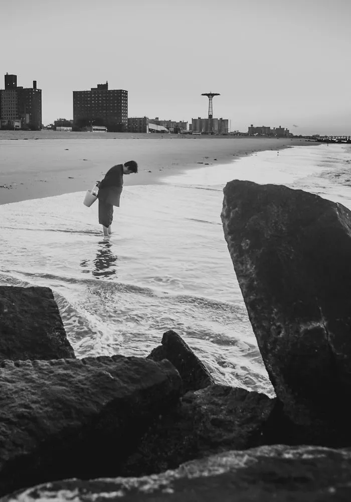 I Photographed The Loneliness In New York, And Here Are My Best 18 Photos