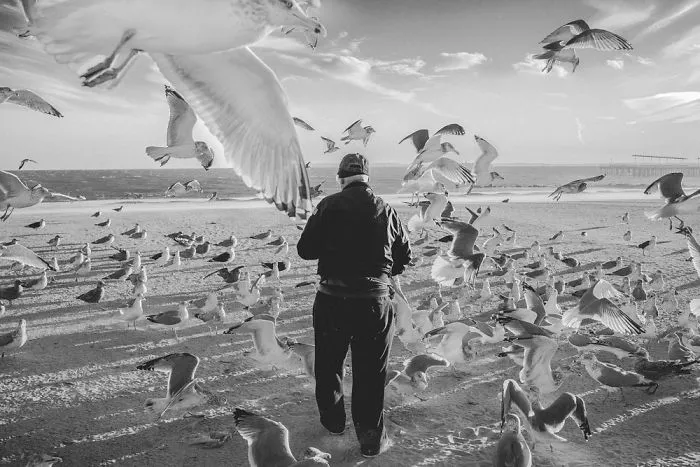 I Photographed The Loneliness In New York, And Here Are My Best 18 Photos