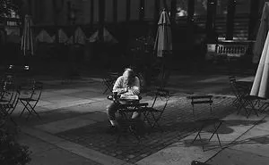 I Photographed The Loneliness In New York, And Here Are My Best 18 Photos