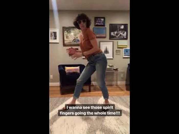 Warrior Mama/Artist/Activist/Writer Blows Type 1 Diabetes Campaign Away With Amazing Floss Dancing