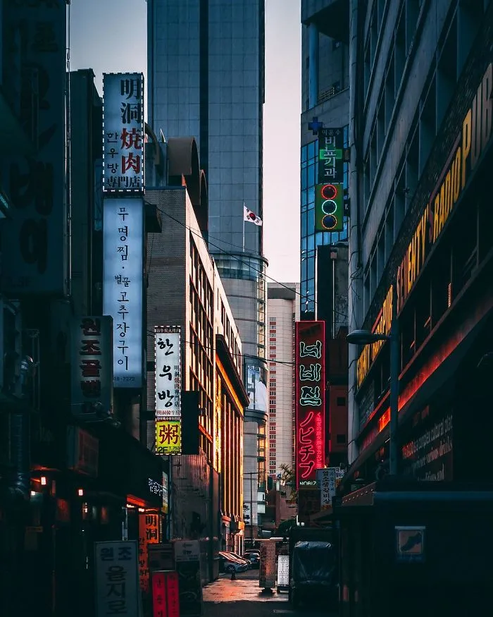 I Moved To Seoul From The US Two Years Ago To Be An English Teacher, And Here Are Some Of The Photos I've Taken