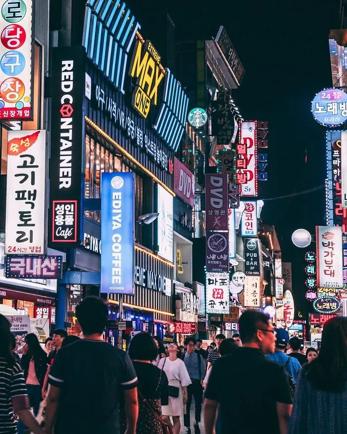 I Moved To Seoul From The US Two Years Ago To Be An English Teacher, And Here Are Some Of The Photos I've Taken