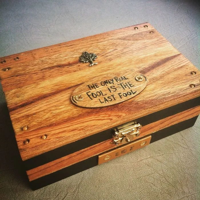 $1 Wooden Gambler's Box