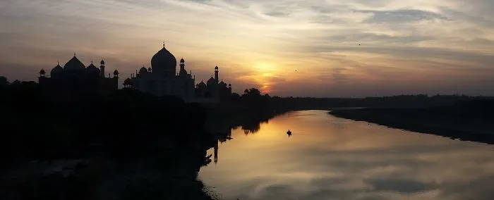 How Did I Volunteer As A Guide To Taj Mahal, India