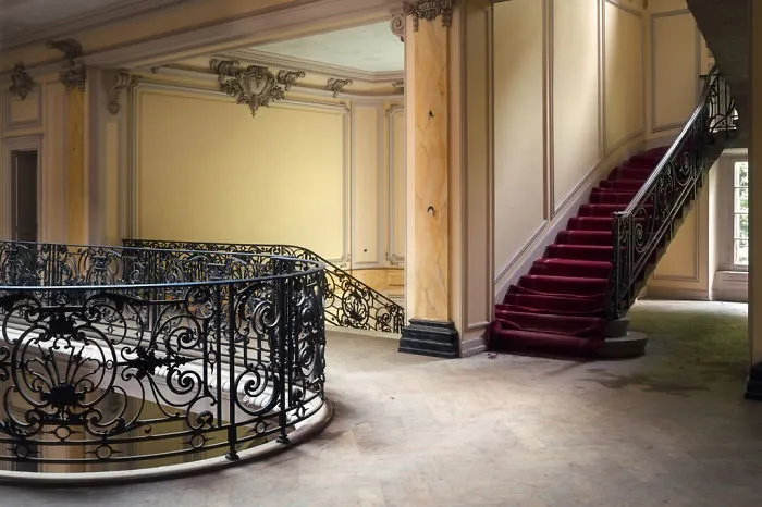 Amazing Details In An Abandoned Castle