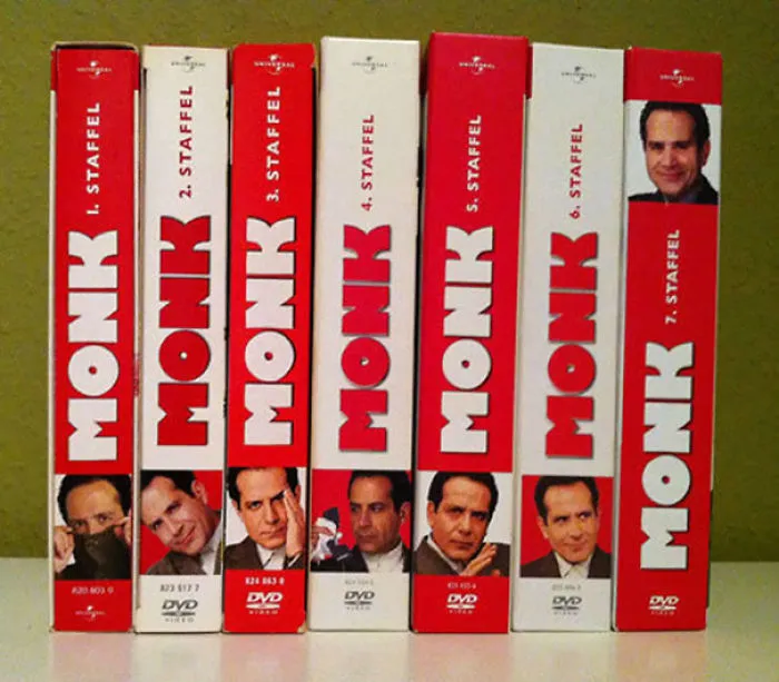 A Show About A Detective With OCD, And This Is How They Design The Box Cover For The Last Season