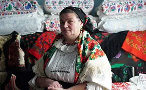 Romanian People Noticed That Dior Copied Their Traditional Clothing And Decided To Fight Back In A Genius Way
