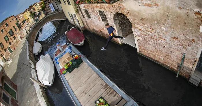 Freerunning In The World´s Most Romantic City