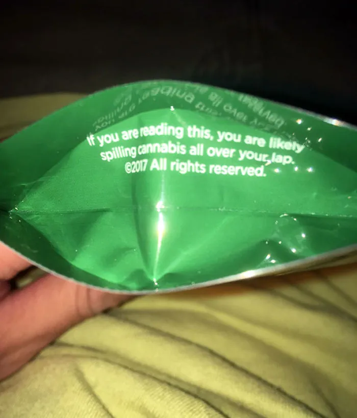 Si estás leyendo esto, probablemente se te está desparramando todo el canabis por el regazo