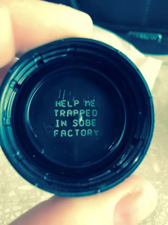 Socorro, estoy atrapado en una fábrica de Sobe