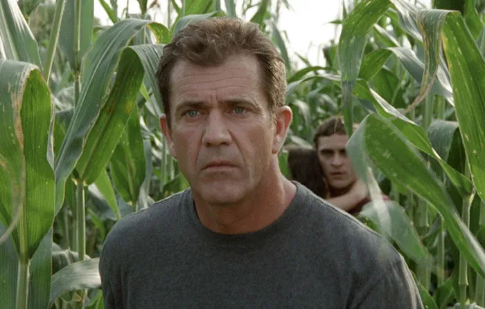 Signs (2002)