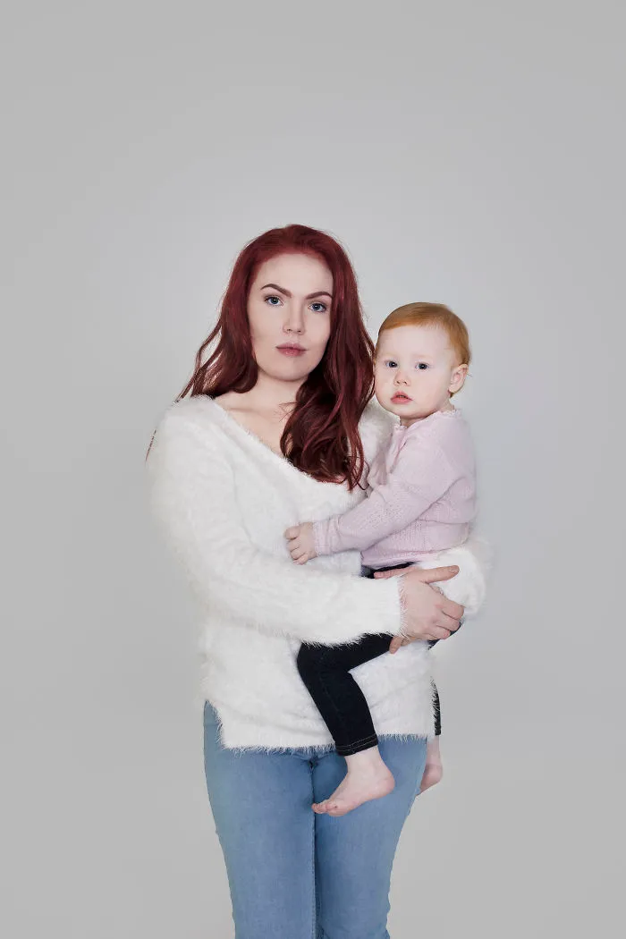 Mothers And Daughters From Iceland Pose In This Photosession And They All Have One Thing In Common