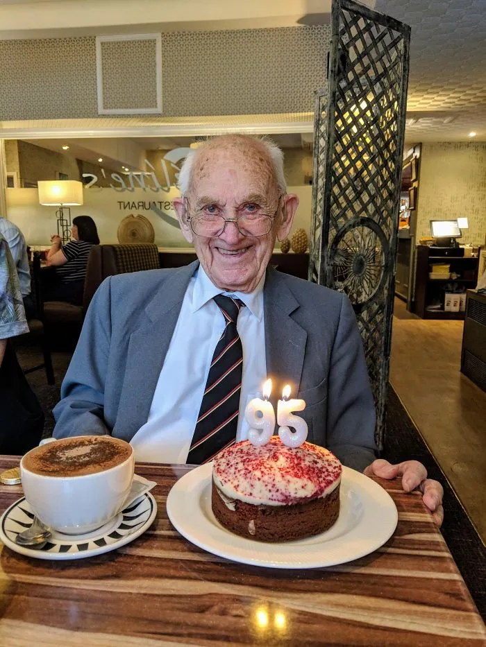 Mi abuelo, tras cumplir 95 años dijo "Bueno, ya no me tengo que preocupar por morir joven"