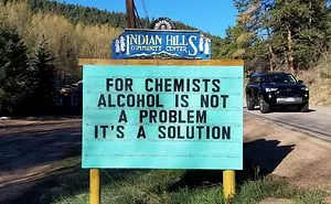 Someone In Colorado Is Putting The Funniest Signs, And The Puns Are Priceless (50 Pics)