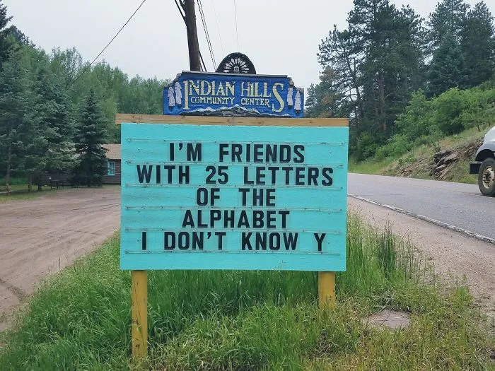 Someone In Colorado Is Putting The Funniest Signs, And The Puns Are Priceless (50 Pics)