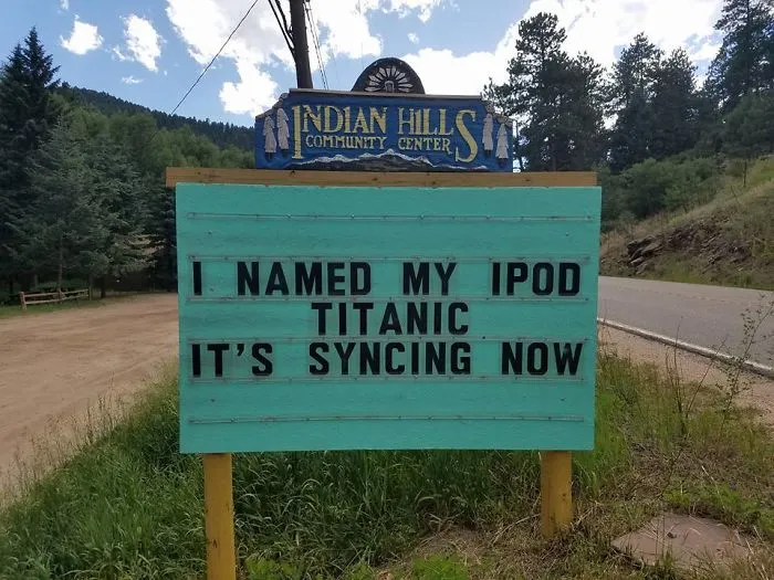 Someone In Colorado Is Putting The Funniest Signs, And The Puns Are Priceless (50 Pics)