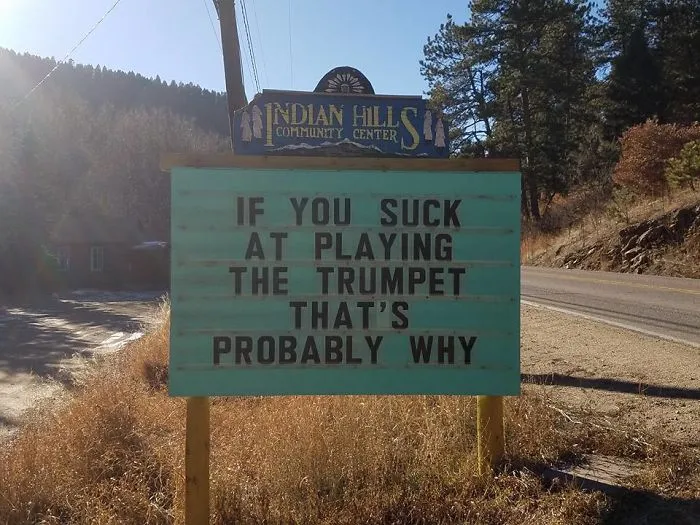 Someone In Colorado Is Putting The Funniest Signs, And The Puns Are Priceless (50 Pics)