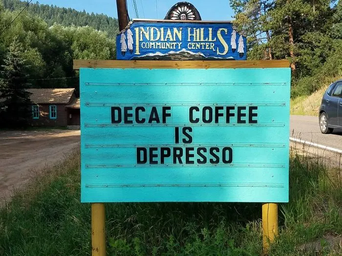 Someone In Colorado Is Putting The Funniest Signs, And The Puns Are Priceless (50 Pics)