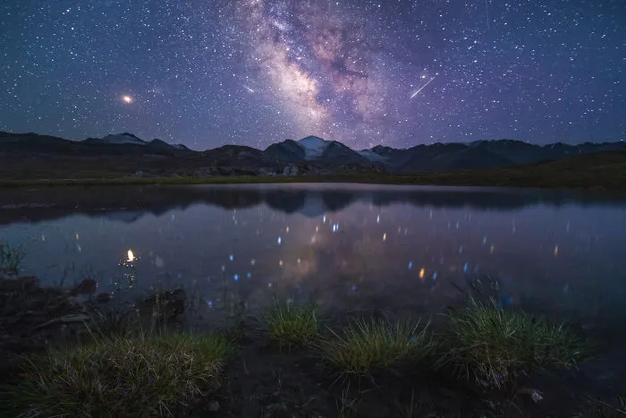 El cielo nocturno de Kirguistán es tan claro con cero contaminación lumínica
