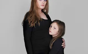 Mothers And Daughters From Iceland Pose In This Photosession And They All Have One Thing In Common