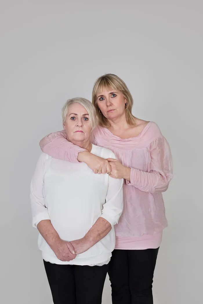 Mothers And Daughters From Iceland Pose In This Photosession And They All Have One Thing In Common