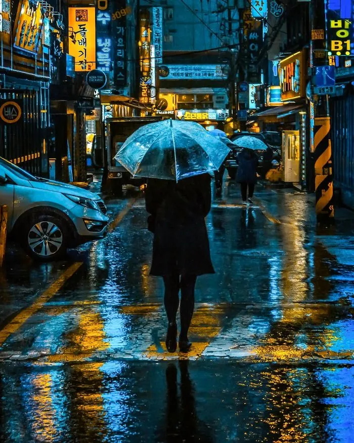 27 Photos From My Neon Hunting In Cyberpunk Cities Of Asia