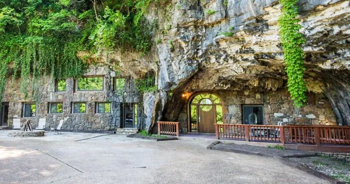 Someone Is Selling An Unbelievable Home Hidden Inside A Cave, And The Interior Is Even Better Than The Exterior