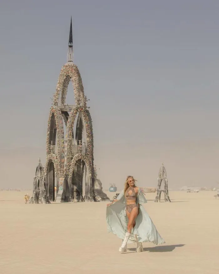 10+ Fotos increíbles que muestran la locura que se vivió en el festival Burning Man 2018