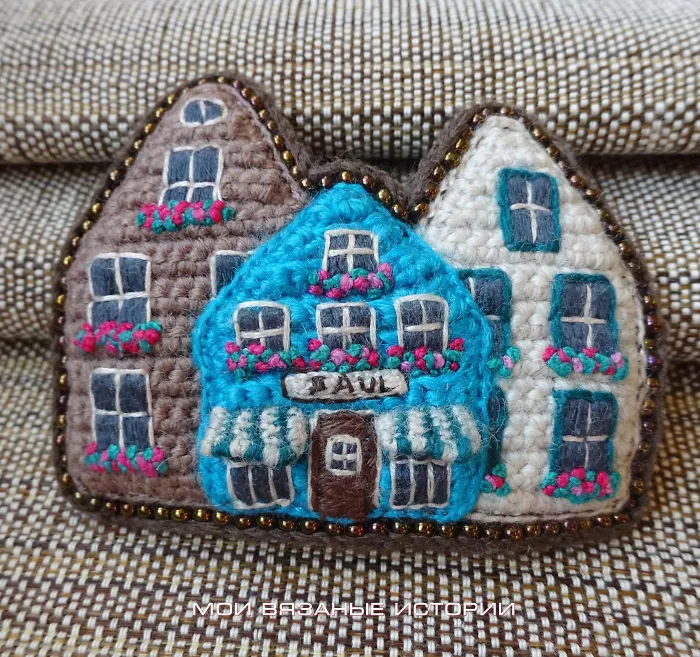 Cosy Crocheted Houses And Streets In Brooches