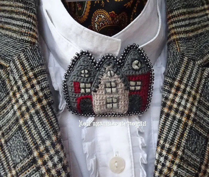 Cosy Crocheted Houses And Streets In Brooches