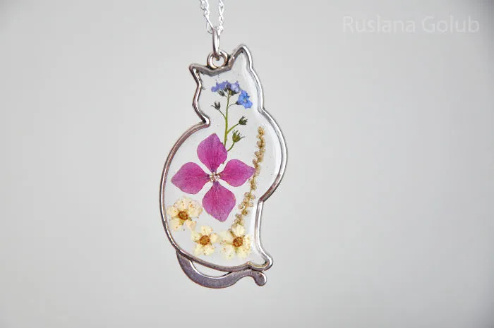 Pretty Cat Pendants With Real Dried Flowers Inside. Made With Love!