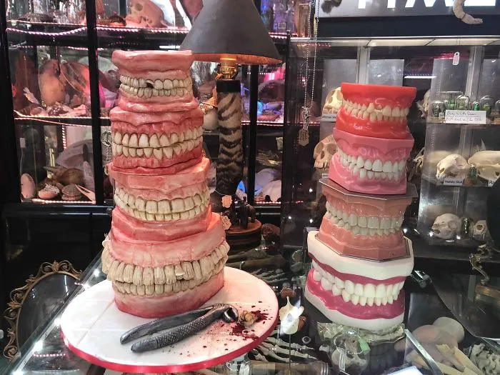 Confectioner Makes 27 Creepy Desserts, And It Will Take Courage To Cut Into Them